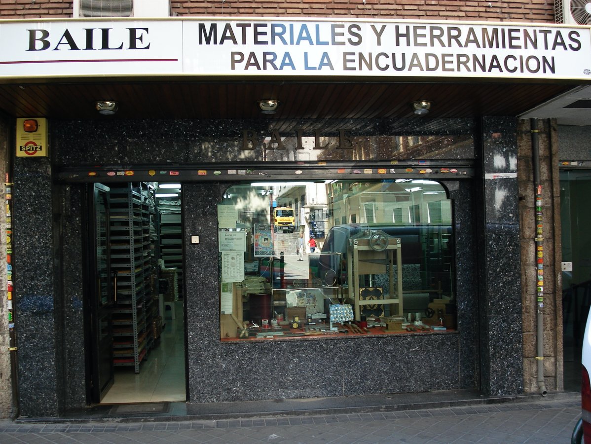 BAILE MATERIAL DE ENCUADERNACIÓN